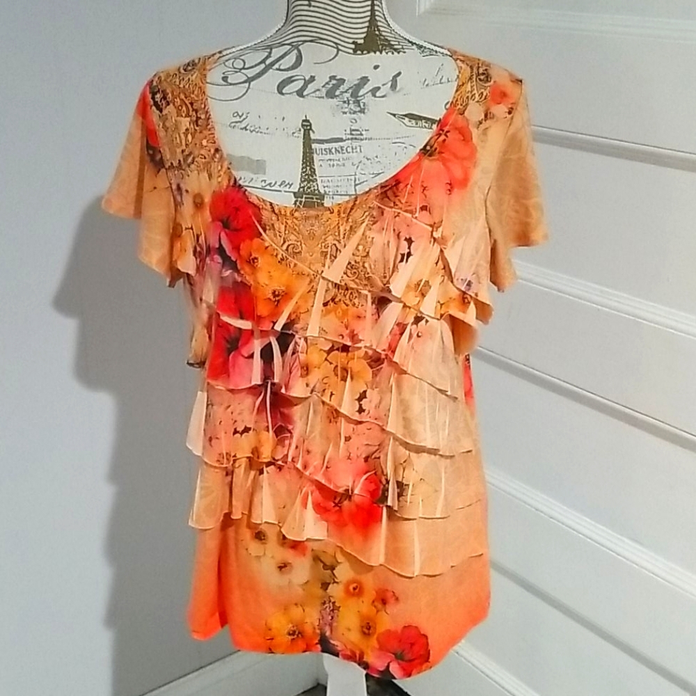 Trendy Floral Ruffled Top